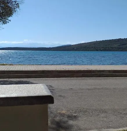 아파트 Seaside Maisonette In *