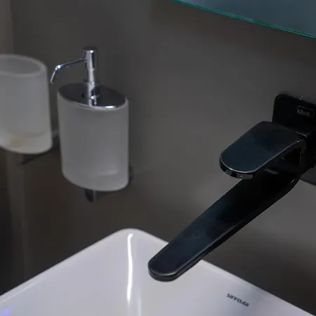 Seaside Maisonette In 아파트 *