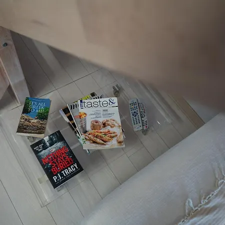 Seaside Maisonette In *