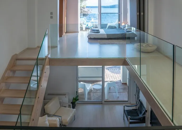 Seaside Maisonette In *